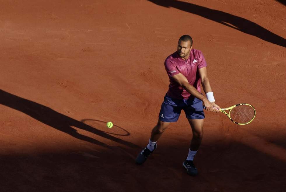 Le retour de Federer, la défaite de Tsonga : les temps forts de la 2e journée de Roland-Garros Le retour de Federer, la défaite de Tsonga : les temps forts de la 2e journée de Roland-Garros