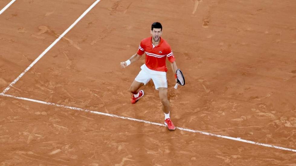 Roland-Garros : au bout de la nuit, Djokovic s'offre une demi-finale face à Nadal