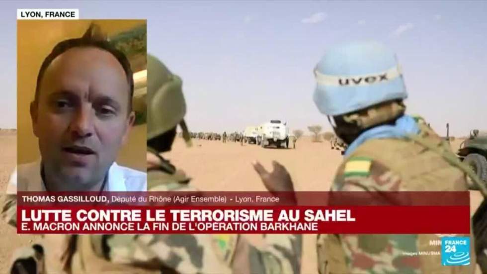 Emmanuel Macron annonce la fin de l'opération Barkhane au Sahel