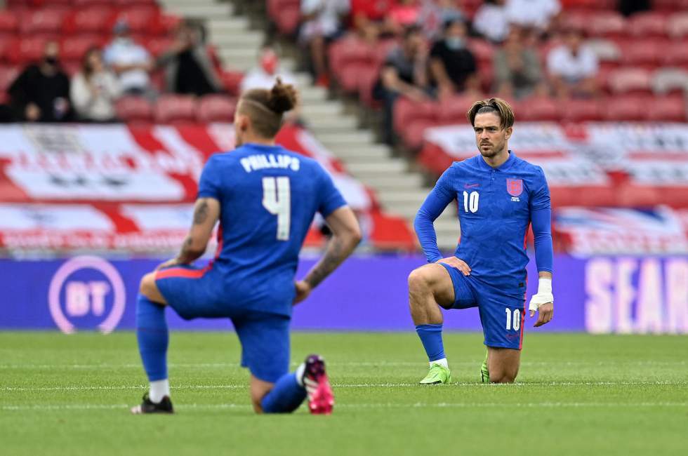 Lutte contre le racisme : mettre ou pas le genou à terre, le débat qui agite l'Euro-2021