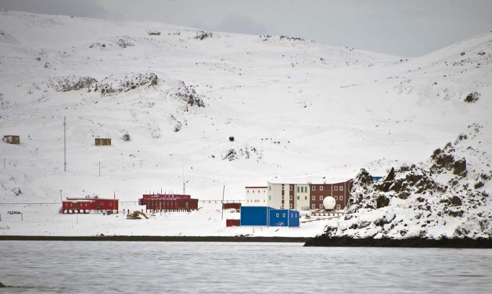 Au sommet de l'Antarctique, une coopération pour préserver "un continent sanctuarisé" Au sommet de l'Antarctique, une coopération pour préserver "un continent sanctuarisé"