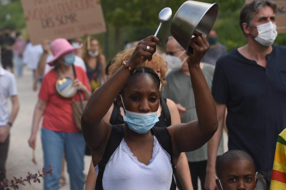 En images : 24 heures dans l'enfer de "crackland" à Paris