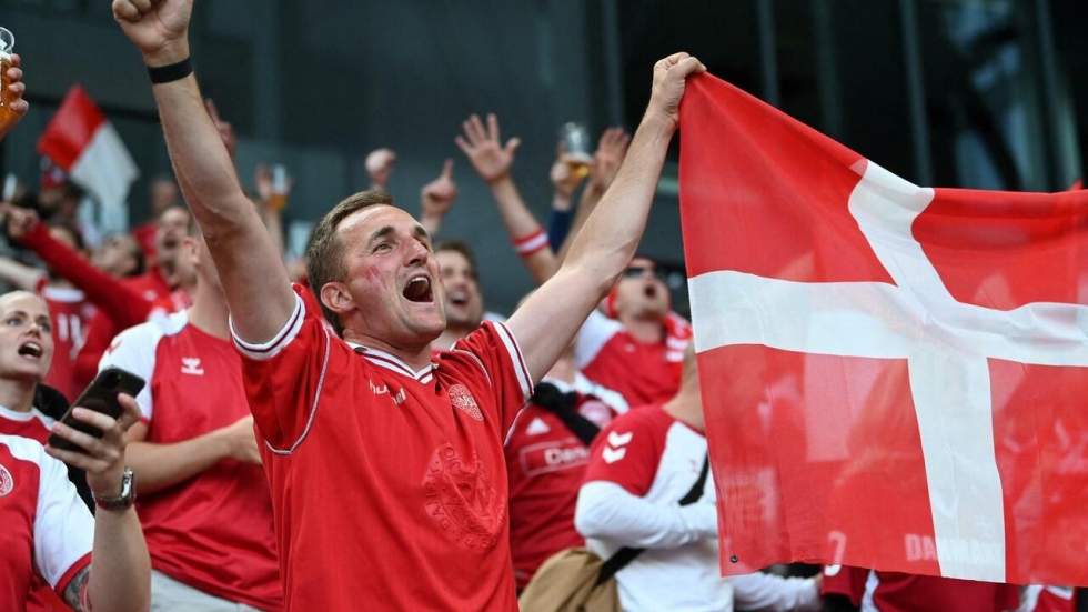 "Football's Coming Home" ou "Il est un pays charmant" : la bataille musicale d'Angleterre-Danemark