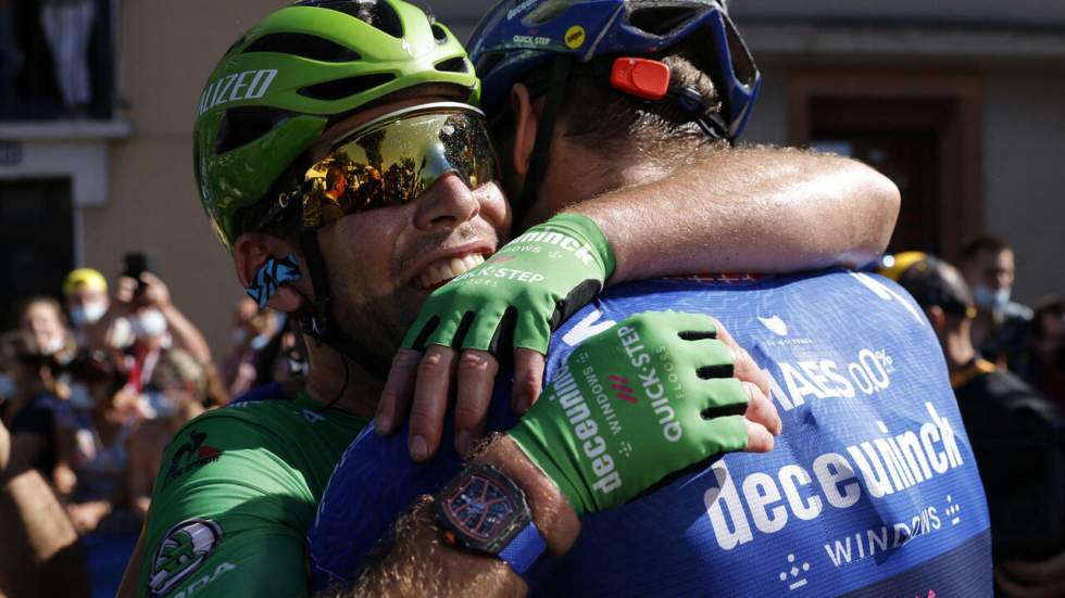 Tour de France : Mark Cavendish remporte la 13e étape et égale le record de victoires d'Eddy Merckx