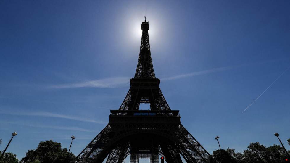 Après neuf mois de fermeture, la tour Eiffel rouvre ses portes au public