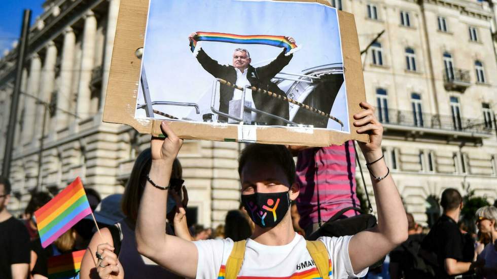 Hongrie : Viktor Orban convoque un référendum sur la loi controversée anti-LGBTQ