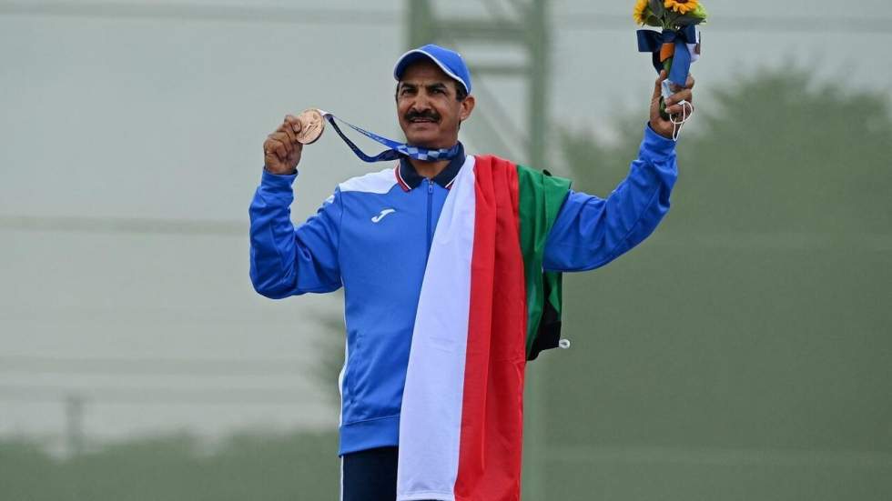 Tokyo 2021 : à 57 ans, la revanche d'Al-Rashidi avec son drapeau du Koweït Tokyo 2021 : à 57 ans, la revanche d'Al-Rashidi avec son drapeau du Koweït