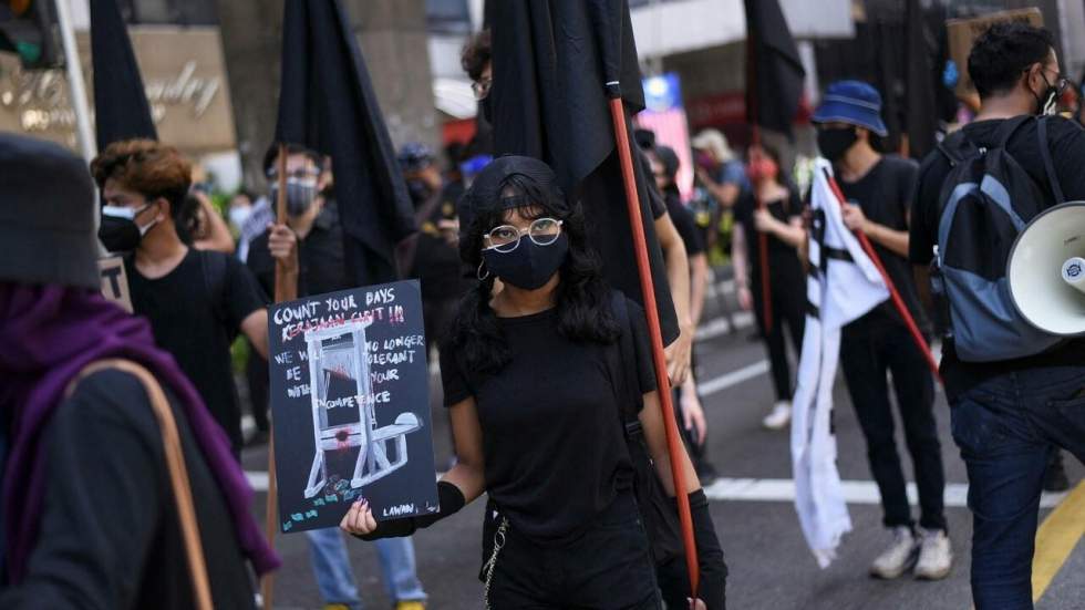 En Malaisie, des drapeaux noirs pour défier le pouvoir