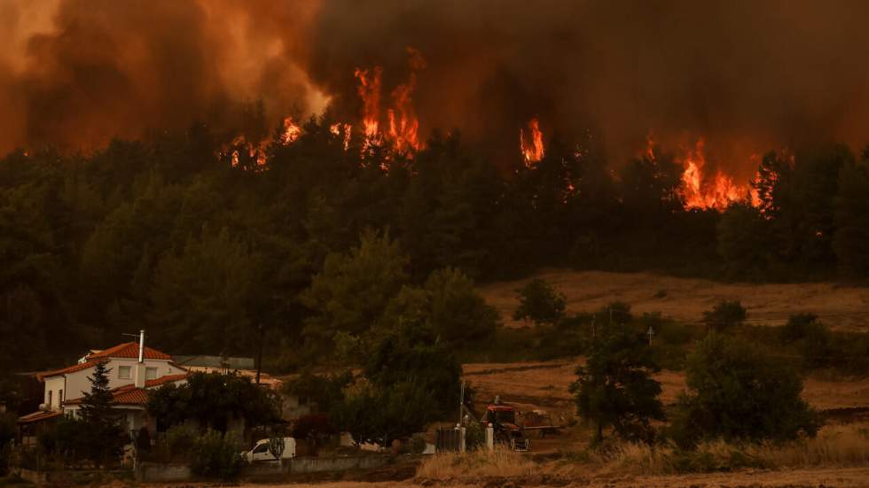 Les incendies font toujours rage en Turquie et en Grèce, où la situation est "extrêmement critique"