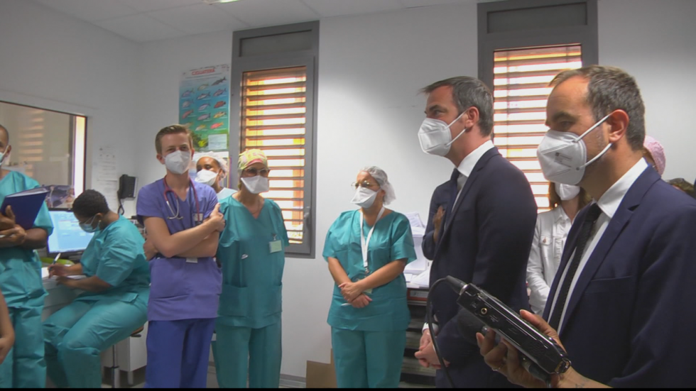 Covid-19 : en Outre-mer, retour des confinements et durcissement des mesures Covid-19 : en Outre-mer, retour des confinements et durcissement des mesures