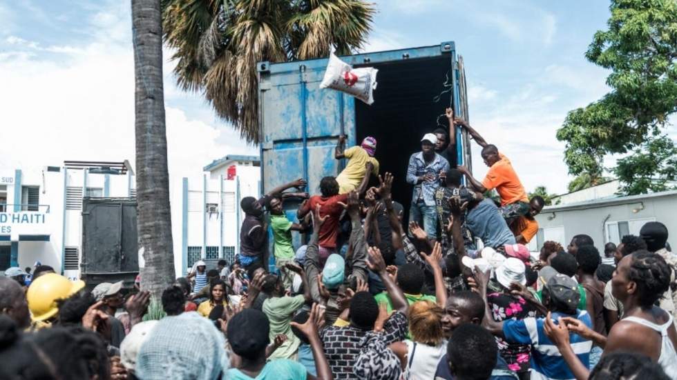 Haïti : une semaine après le séisme, la population toujours confrontée à l'urgence vitale Haïti : une semaine après le séisme, la population toujours confrontée à l'urgence vitale