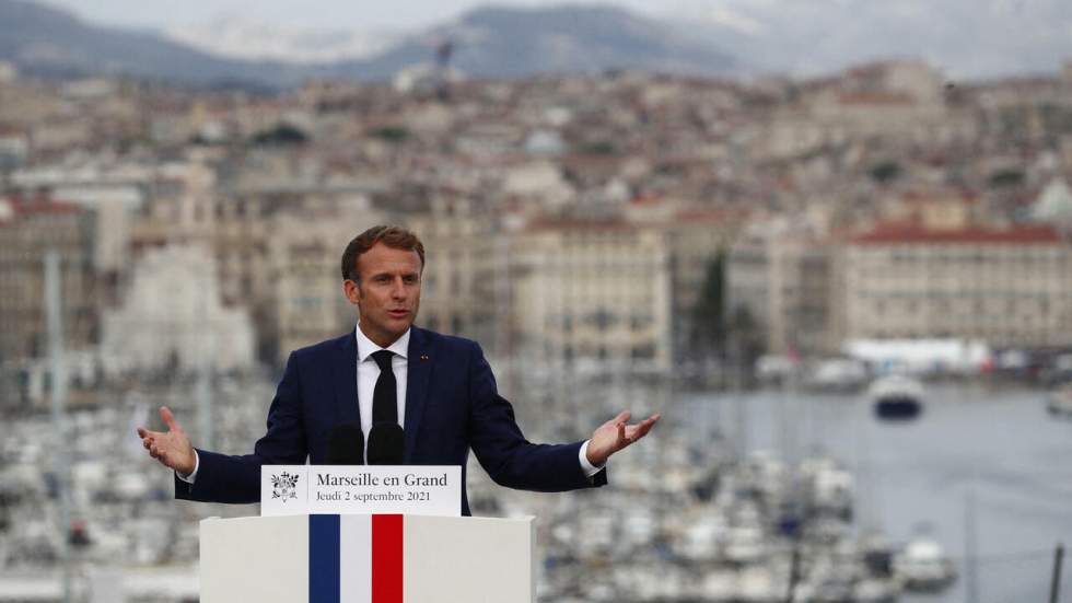 Emmanuel Macron à Marseille : "L'urgence est sécuritaire, sociale, sanitaire"