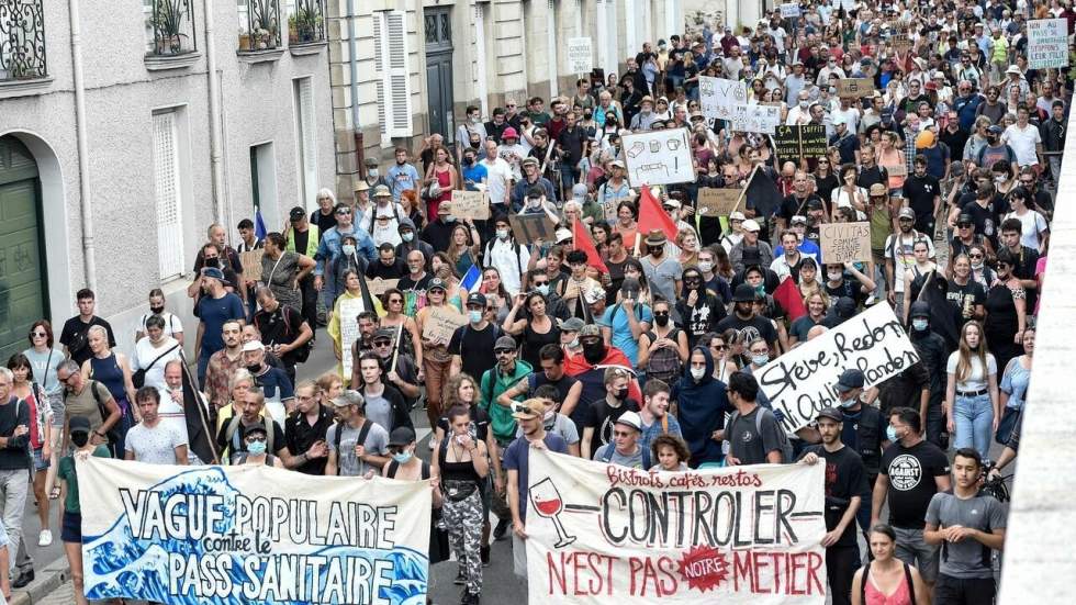 France : plus de 140 000 manifestants anti-passe sanitaire, nouvelle baisse de mobilisation