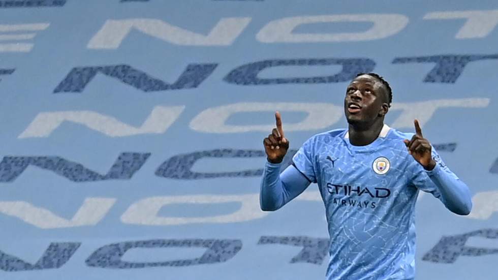 Le footballeur français Benjamin Mendy sera jugé en janvier pour viols et reste en détention