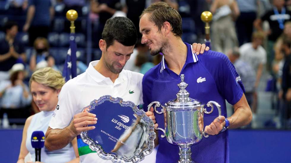 Medvedev s'adjuge l’US Open et brise les rêves de Grand Chelem calendaire de Djokovic