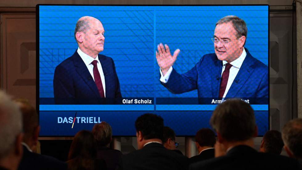 Débat télévisé en Allemagne : affaibli, Armin Laschet lâche ses coups contre Olaf Scholz