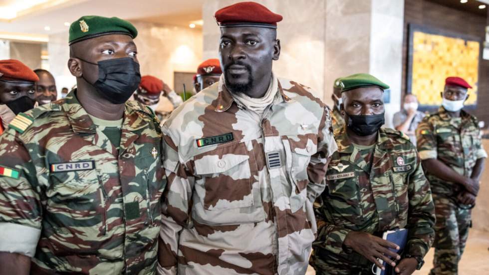 Guinée : le colonel Mamady Doumbouya prête serment comme président de transition