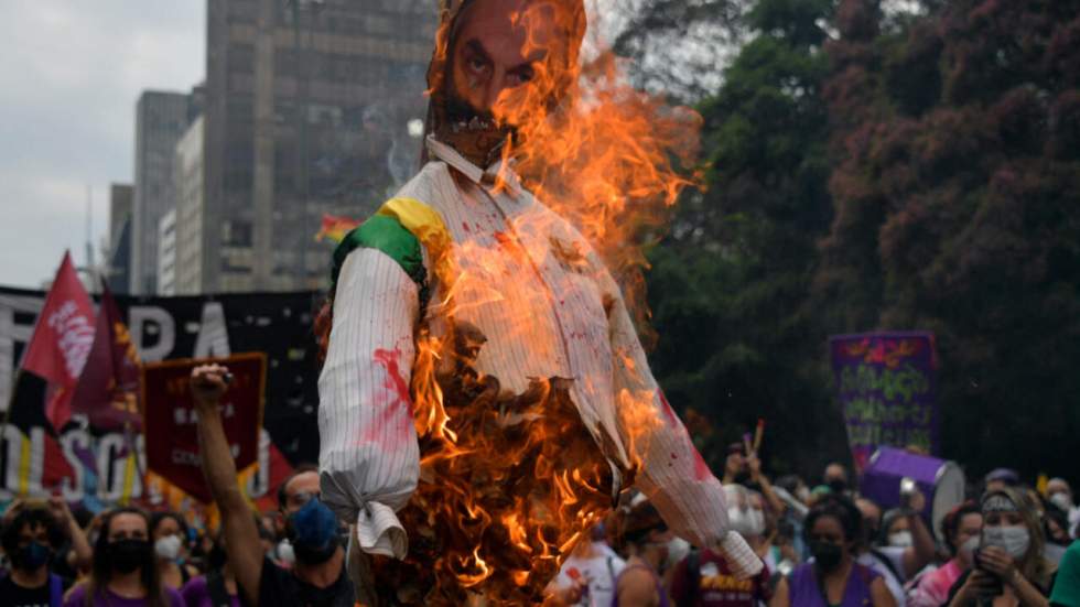 Au Brésil, de nombreux manifestants exigent la destitution du président Bolsonaro