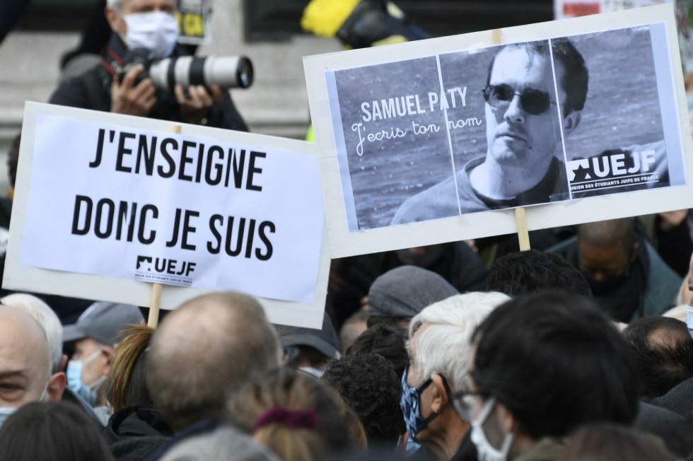 Assassinat de Samuel Paty : un an plus tard, confidences d'élèves et professeurs Assassinat de Samuel Paty : un an plus tard, confidences d'élèves et professeurs