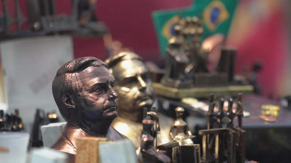 "Covidgate" au Brésil : les scandales à répétition menacent Jair Bolsonaro "Covidgate" au Brésil : les scandales à répétition menacent Jair Bolsonaro