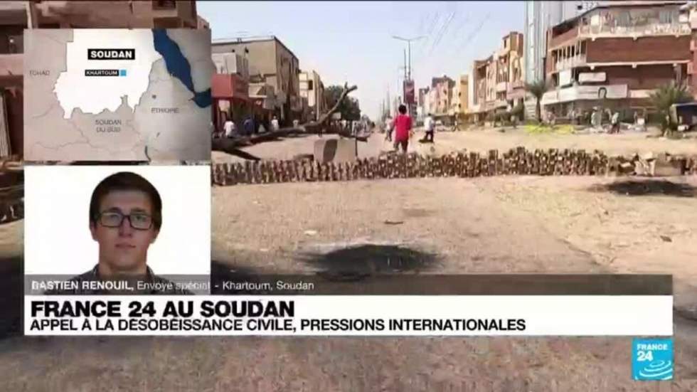 Coup d'État au Soudan : l'aéroport rouvre, les manifestants érigent des barricades