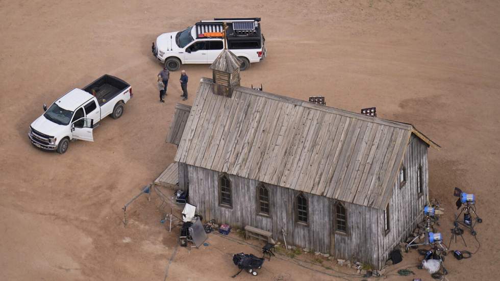 Tir mortel d'Alec Baldwin : le shérif estime qu'un "laisser-aller" régnait sur le tournage Tir mortel d'Alec Baldwin : le shérif estime qu'un "laisser-aller" régnait sur le tournage