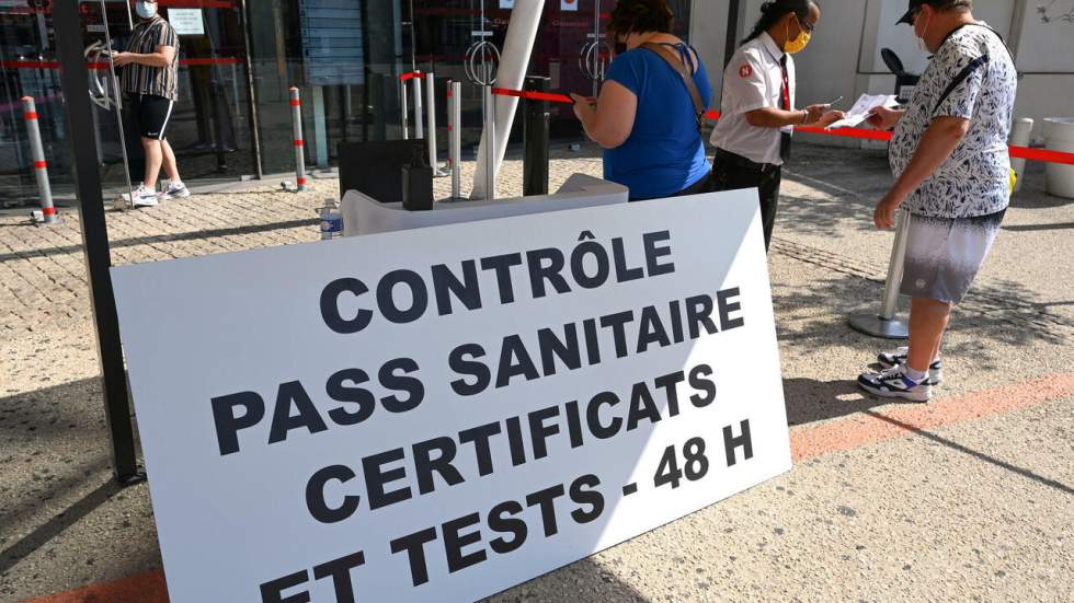 France : le Parlement autorise le recours au passe sanitaire jusqu'au 31 juillet 2022