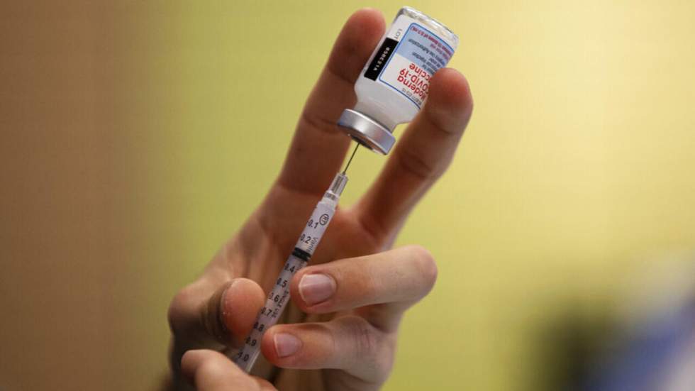 Covid-19 : en France, le vaccin Moderna déconseillé pour les moins de 30 ans