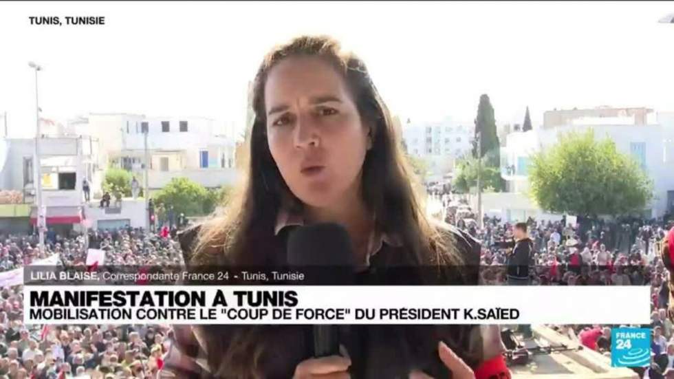 Tunisie : plusieurs milliers de manifestants contre la suspension du Parlement