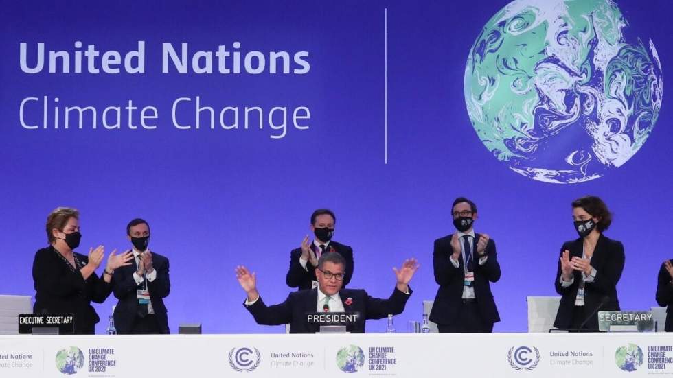 Lutte contre le réchauffement climatique : la COP26 s'achève sur un accord critiqué