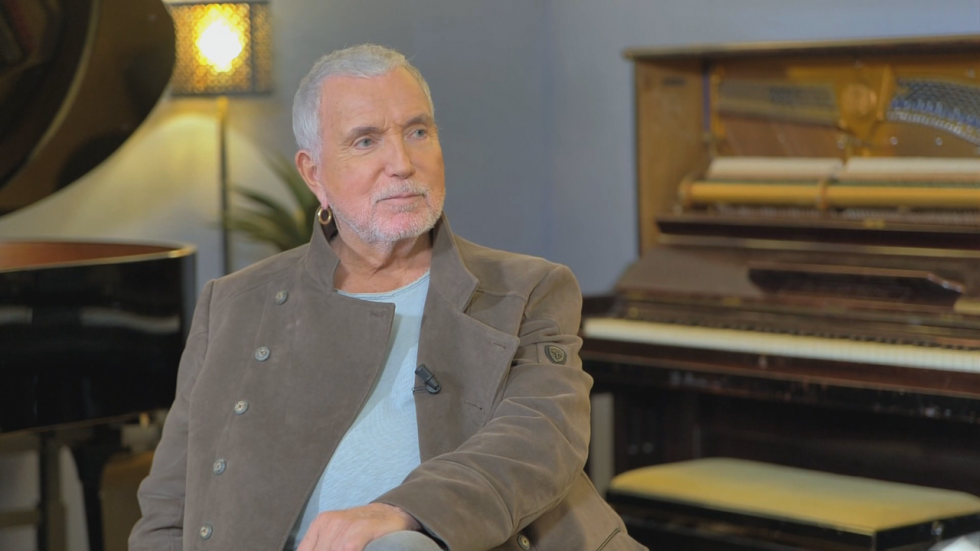 Bernard Lavilliers présente son nouvel album "Sous un soleil énorme" Bernard Lavilliers présente son nouvel album "Sous un soleil énorme"
