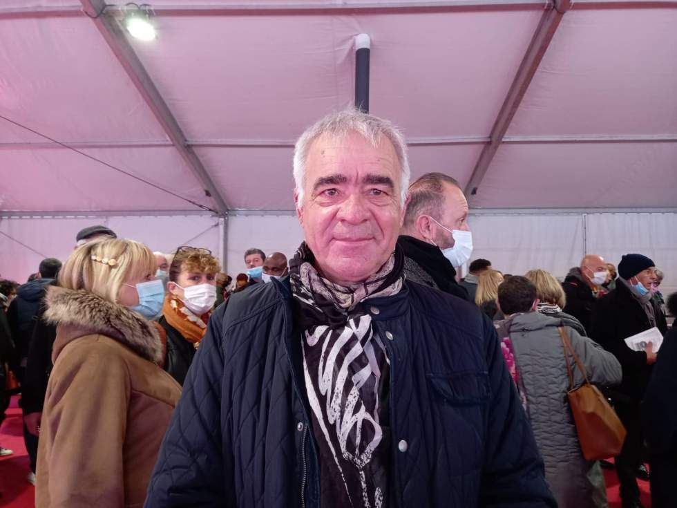 Candidats à la présidentielle recherchent parrainages d’élus, désespérément