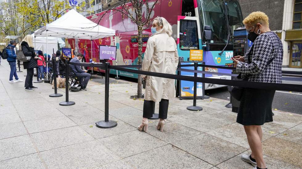 Covid-19 : à New York, les salariés du privé devront être vaccinés pour aller travailler