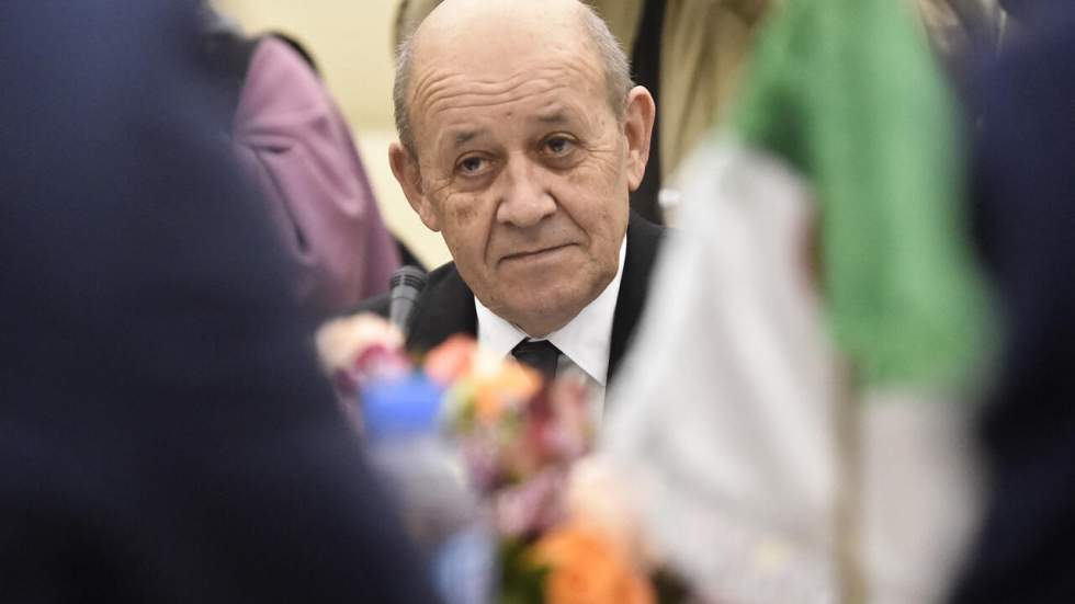 À Alger, Le Drian appelle à "une relation apaisée" entre la France et l'Algérie