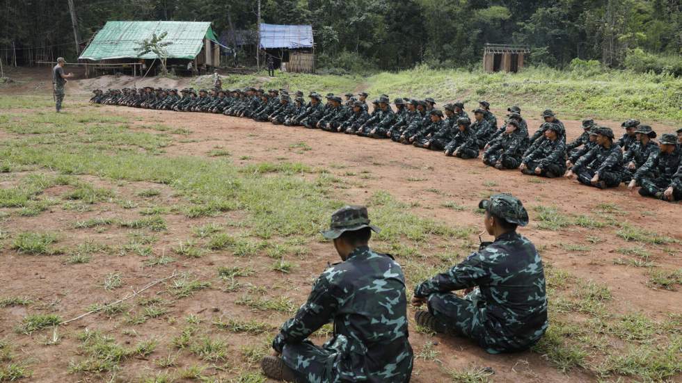 "Je ne pouvais pas tuer des innocents" : en Birmanie, des militaires choisissent de faire défection