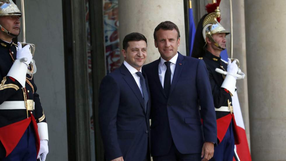 Emmanuel Macron réaffirme son soutien au président ukrainien lors d'un entretien