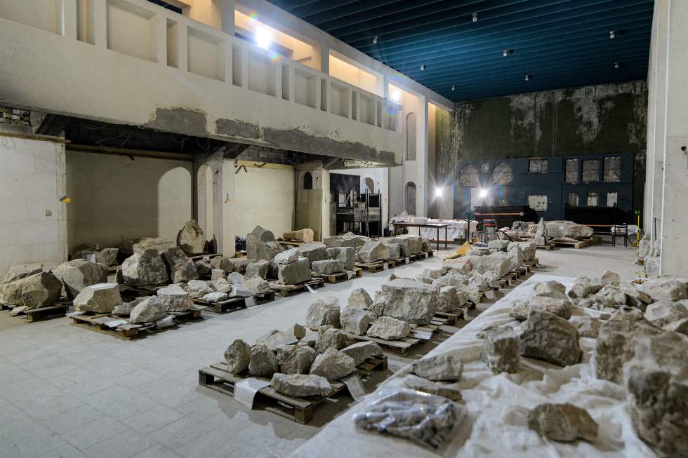 Au musée de Mossoul, les antiquités détruites par l'EI "ressuscitées" avec l'aide du Louvre Au musée de Mossoul, les antiquités détruites par l'EI "ressuscitées" avec l'aide du Louvre