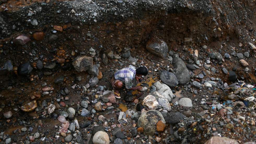 Glissement de terrain meurtrier dans une mine en Birmanie, des dizaines de disparus Glissement de terrain meurtrier dans une mine en Birmanie, des dizaines de disparus