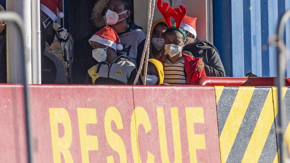 En Méditerranée, deux navires ayant secouru près de 330 migrants autorisés à débarquer en Sicile En Méditerranée, deux navires ayant secouru près de 330 migrants autorisés à débarquer en Sicile