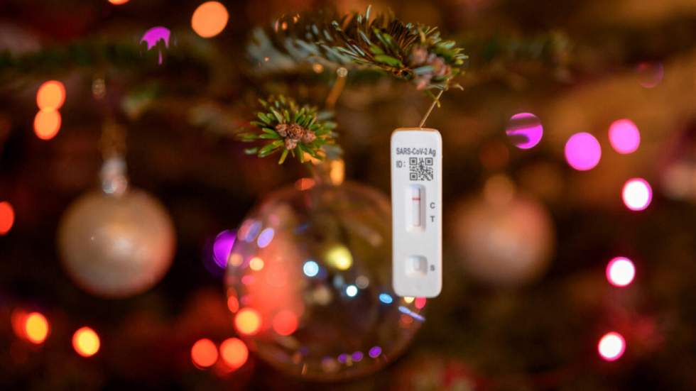 À travers le monde, les festivités de Noël de nouveau entravées par le Covid-19 À travers le monde, les festivités de Noël de nouveau entravées par le Covid-19