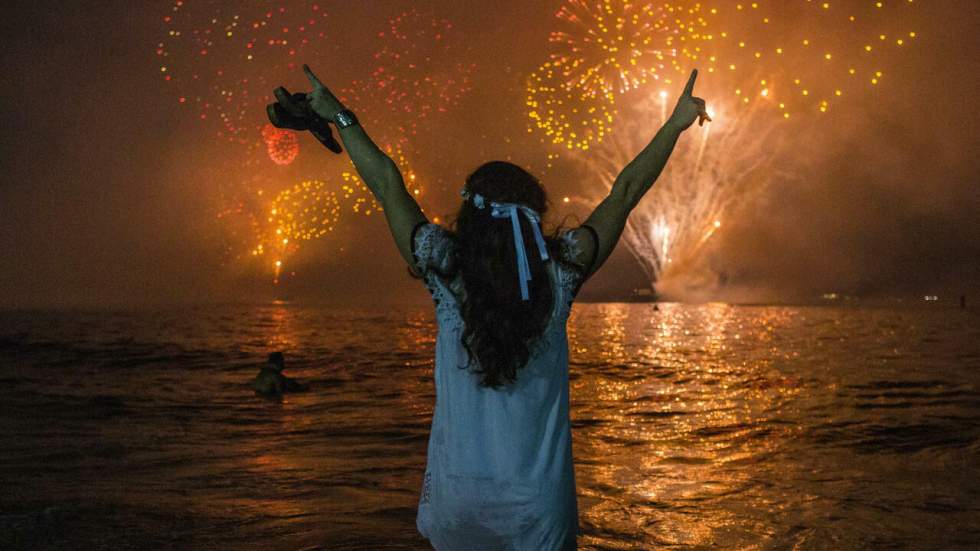 Le monde s'apprête à entamer une nouvelle année sur fond de pandémie Le monde s'apprête à entamer une nouvelle année sur fond de pandémie