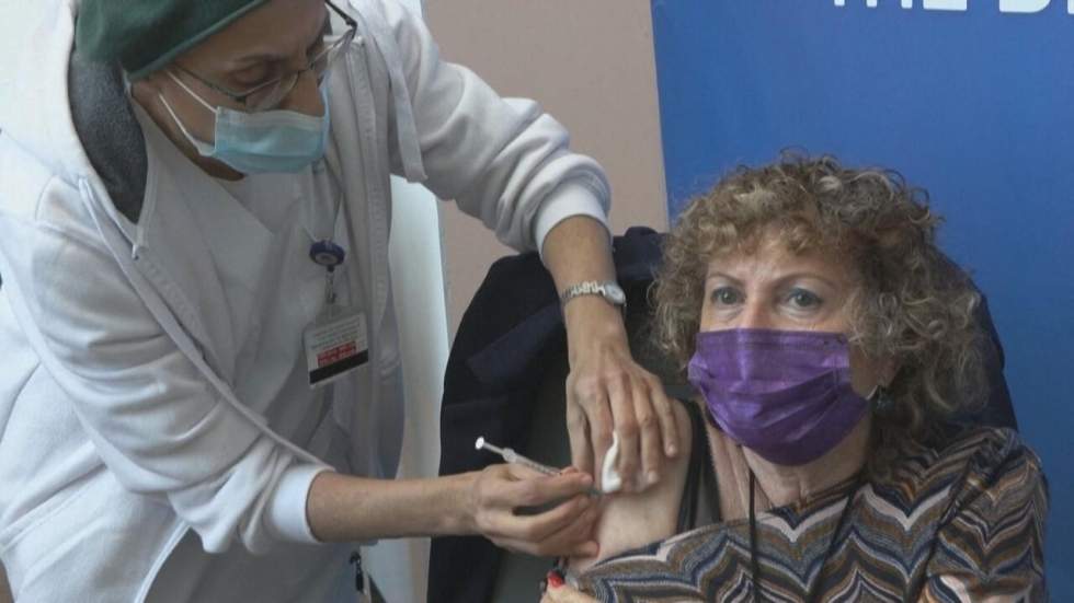 Israël lance sa campagne de 4e dose de vaccin contre le Covid-19 Israël lance sa campagne de 4e dose de vaccin contre le Covid-19