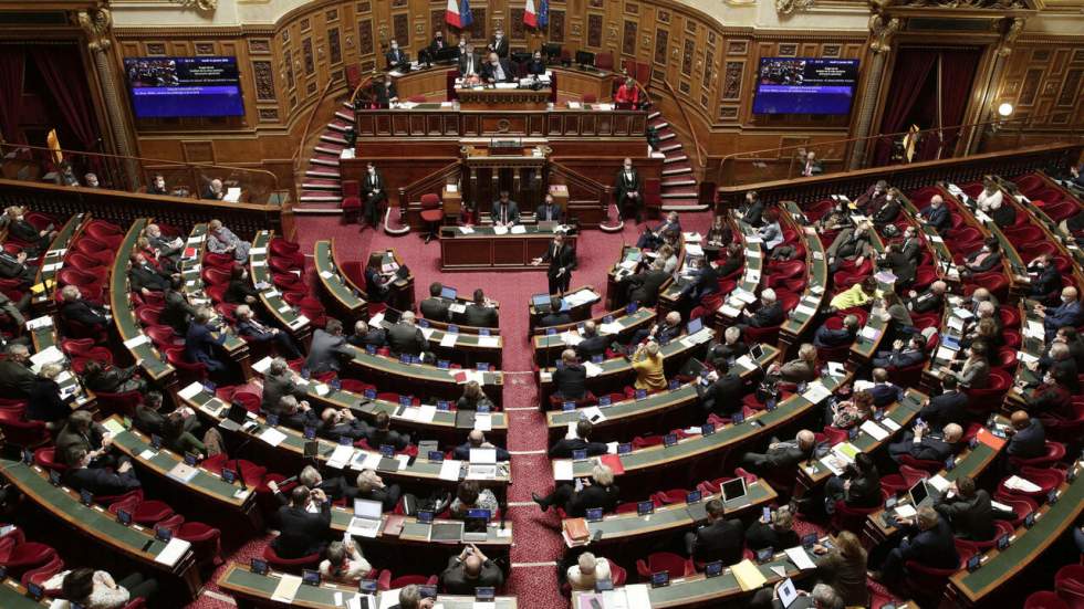 Le Sénat approuve le projet de loi sur le passe vaccinal avec plusieurs modifications