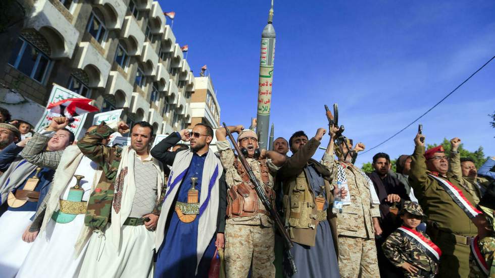 Les rebelles houthis tirent des missiles contre les Émirats et l'Arabie saoudite