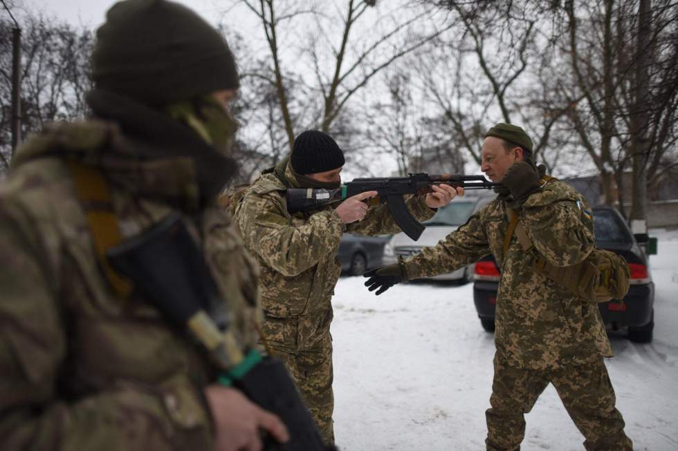 Ukraine : à Kharkiv, une armée de civils se prépare à l'invasion russe