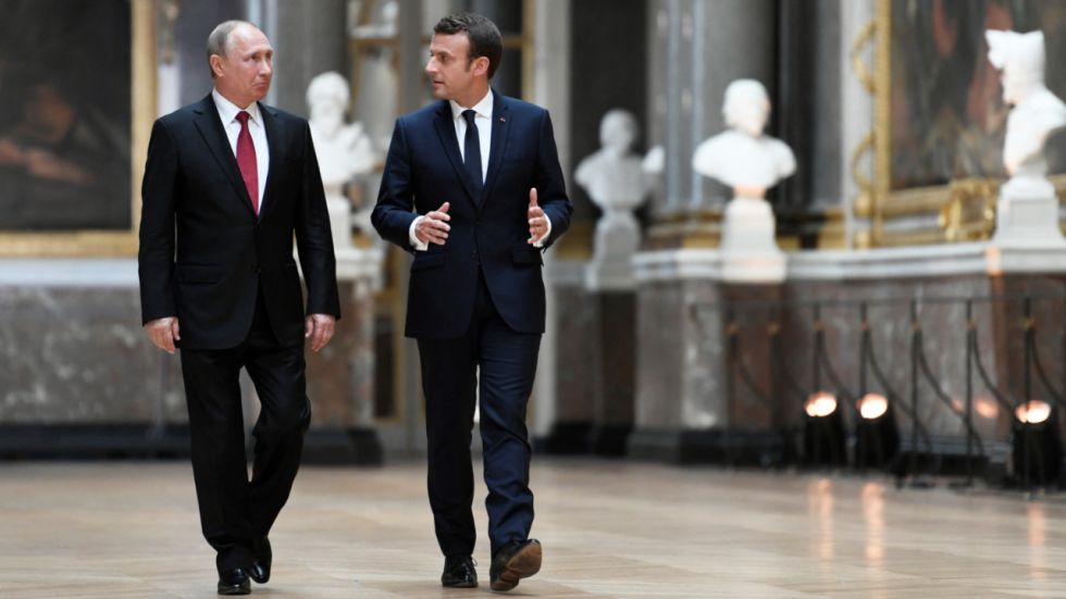 Emmanuel Macron attendu à Moscou et Kiev pour négocier une "désescalade"