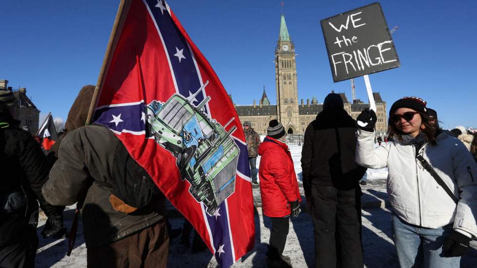 Le "Convoi de la liberté" canadien, un mouvement plus proche de QAnon que des Gilets jaunes