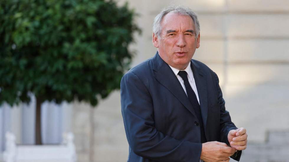 Présidentielle : François Bayrou veut aider Le Pen, Mélenchon et Zemmour à obtenir leurs parrainages Présidentielle : François Bayrou veut aider Le Pen, Mélenchon et Zemmour à obtenir leurs parrainages