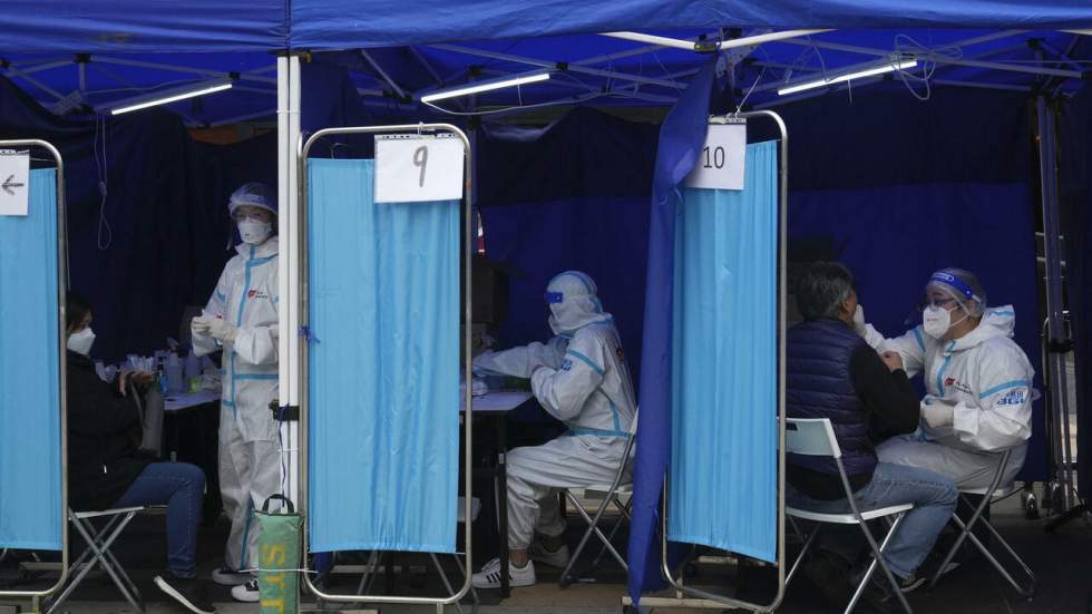 À Hong Kong, les nombreux cas de variant Omicron portent un "coup dur" au système de santé
