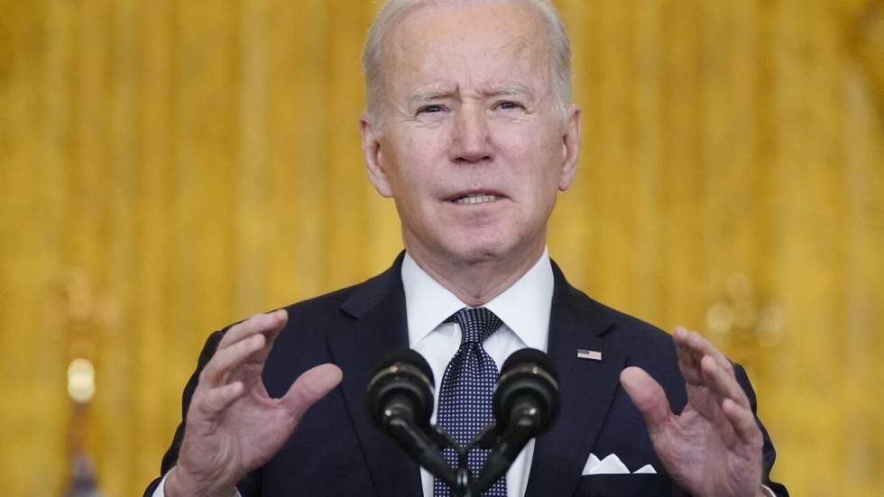 Pour Joe Biden, une attaque reste possible en Ukraine malgré l'annonce du retrait russe